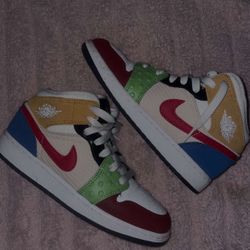 Nike GS Air Jordan 1 Mid SE "White/Gym Red-Black-Pearl White-French Blue-Altitude Green" Size 4.5