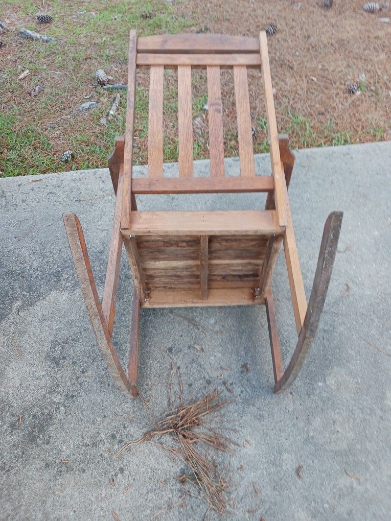 Old Fashion Rocking Chair