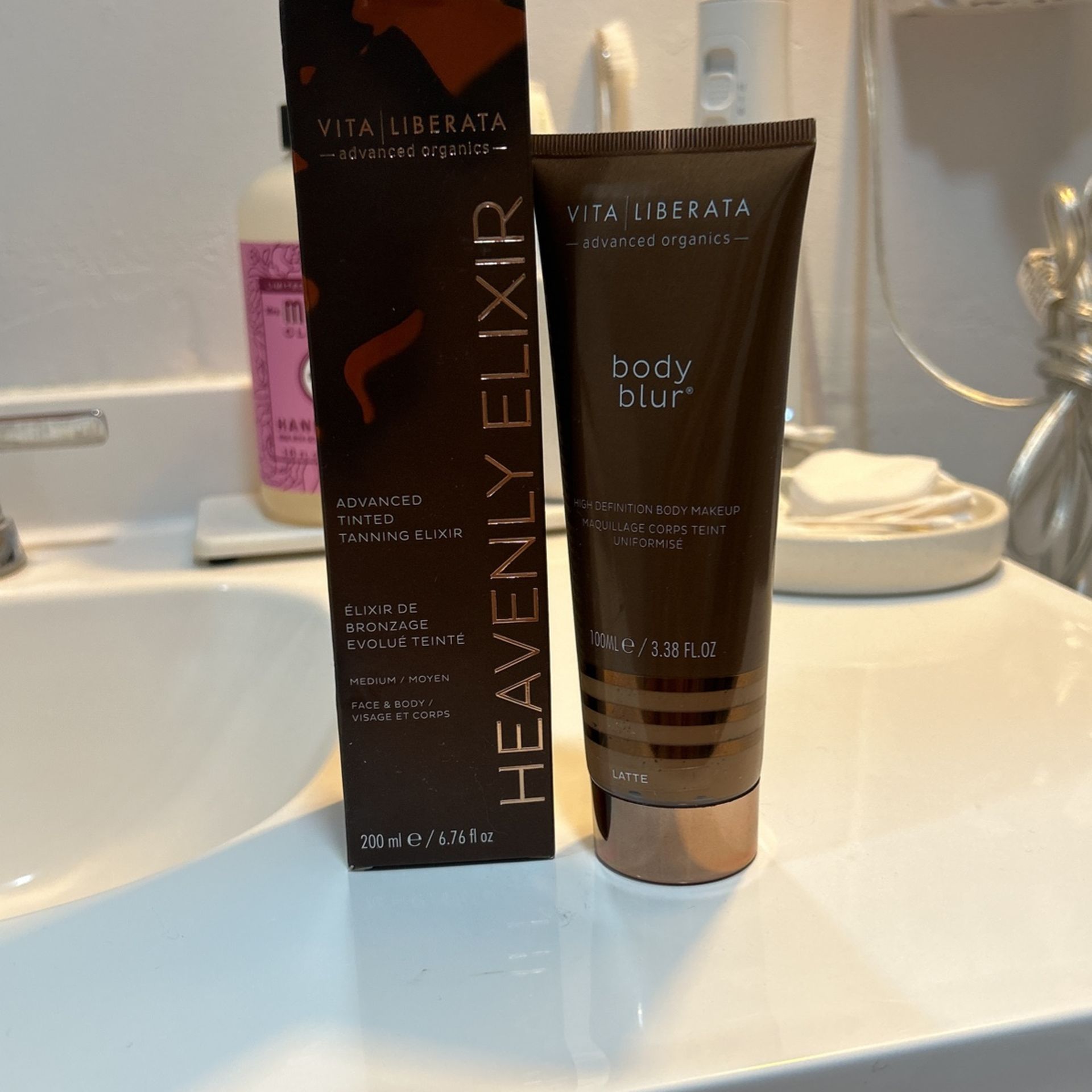 Vita Liberata Tanning Elixir And Body Makeup