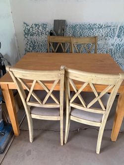 Comedor de 4 sillas