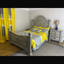 4 Pieces Queen Bedroom Set 