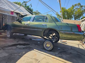 1998 lincoln town car lowrider