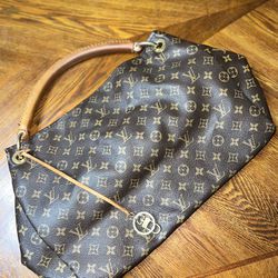 Louis Vuitton Authentic Used Bag