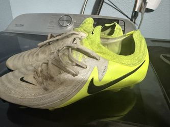 Phantom GX 2 Elite Soccer Cleats Size 9.5