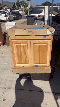 Hampton bay 30in. Kitchen base cabinet