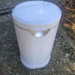White Trash Can 