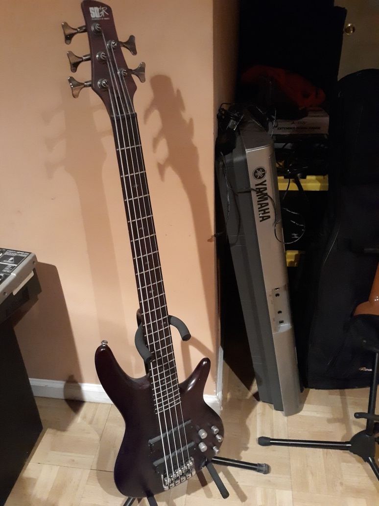 Guitar bass Ibañez 5 string SR 505 good condition