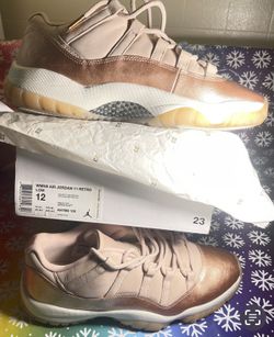 Air Jordan 11 Retro Low (WMNS) - Sz 12 (NEW)