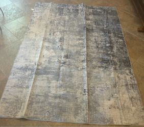 New 5x7 Beautiful Area Rug. Blue Tones. Machine Washable.