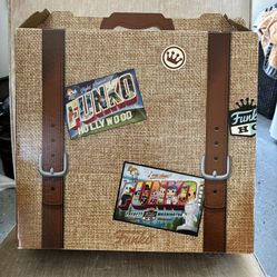 Funko Hollywood Pop! Store Cardboard Carrying Case.   Holds up to 6 Standard-Size Funko Pops