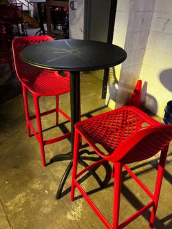 Outdoor hi top table with chair