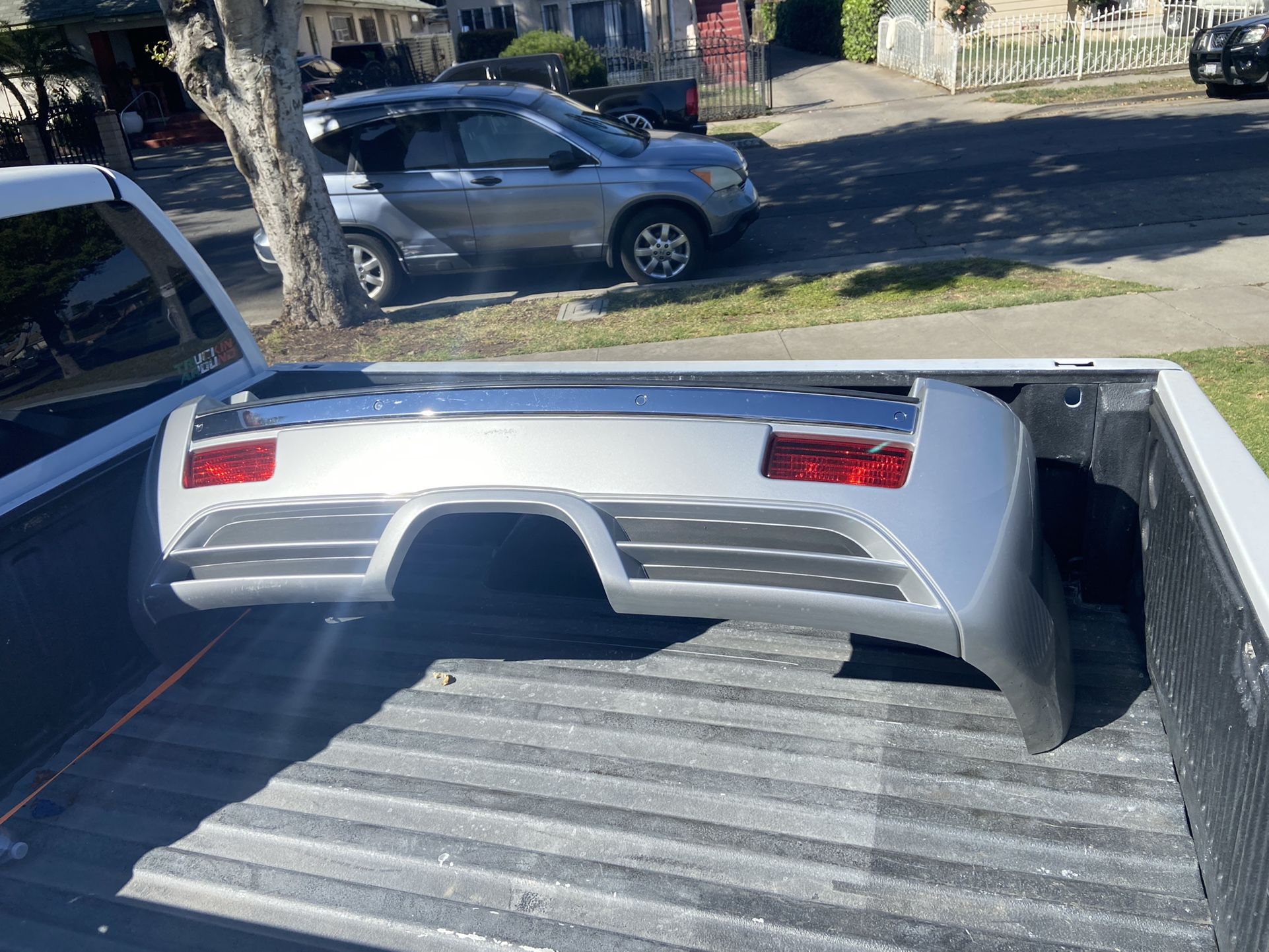2008 Srt8 Jeep Grand Cherokee Rear Bumper With Sensors