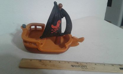 Jake and the neverland pirates / Disney / Hooks battle boat