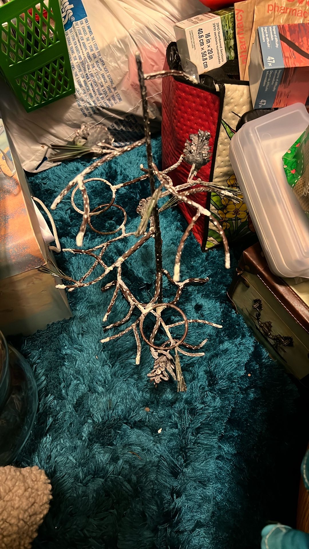 Holiday/winter tea light candle holder