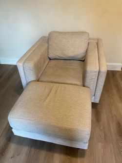 Single sofa chair with matching ottoman