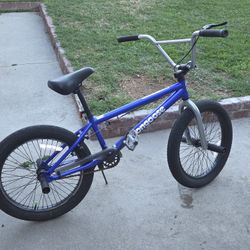 Mongoose  20 Inch BMX