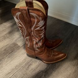 Women’s Cowboy Boots 8.5