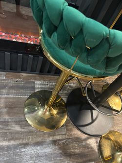 Dinning set 3 barstools