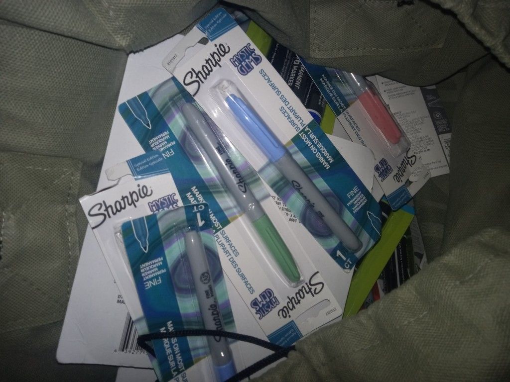 Sharpie And Chisel Tip Markers