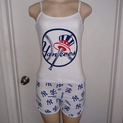 New Women's Pajamas Set Size S/M
