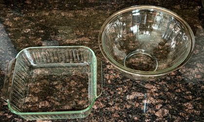 Pyrex #222 Glass Baking Dish & Pyrex #325 Ribbed Mixing bowl. Set of 2- Vintage-good Condition.