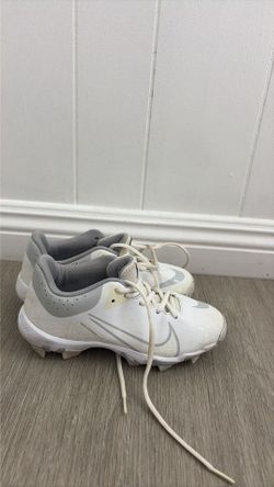 Nike softball cleats