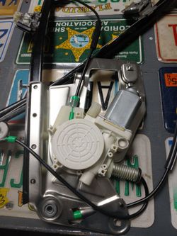New 97-03 Bmw 540i M5 Front Right Window Regulator