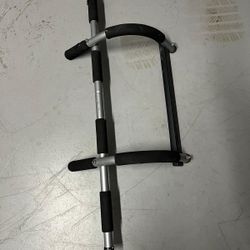  Pull Up Bar 