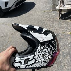 Fox  Youth Large Helmet  Like New