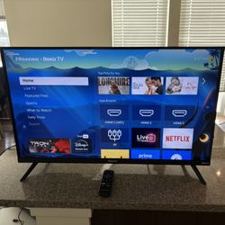 Hisense Roku Smart TV 32” - Barely Used & In Perfect Condition!