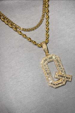 Q baguette Diamonds gold, pendant 10 karat