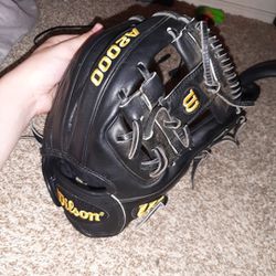A2000 Baseball Glove 