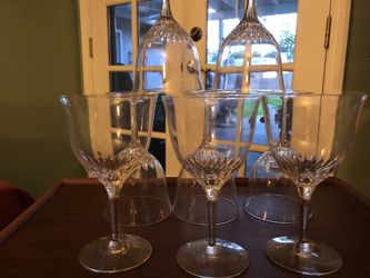 Set of 8 wine glasses, stemware