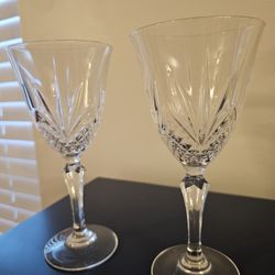 $20.00 - (2) Cristal De Flandre Salzburg Wine Goblets, Hand-blown Glass From France! Cut Fan Pattern/Like New Condition!