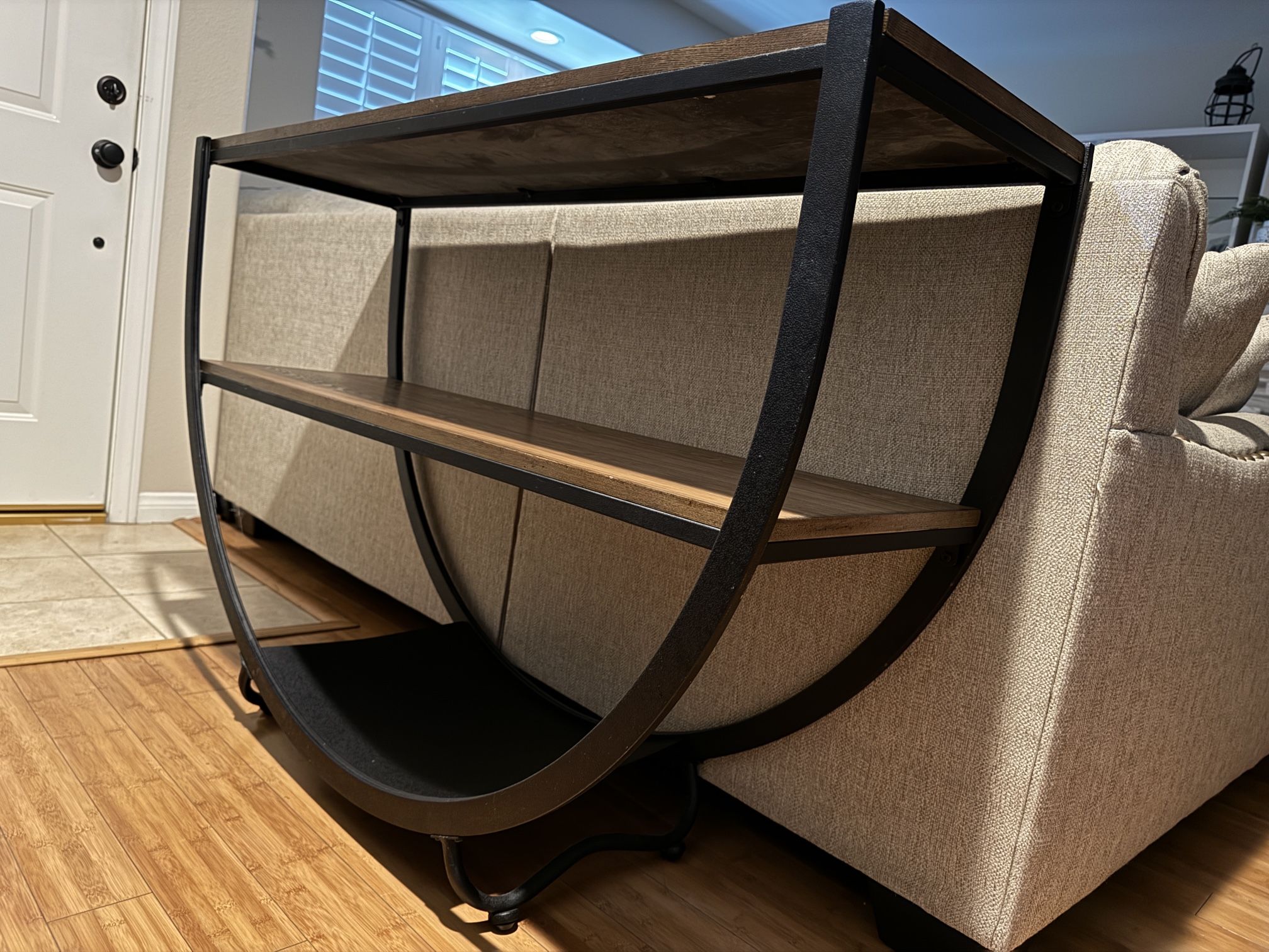 Lynnville Console Table