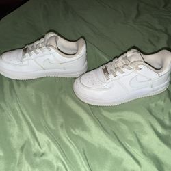 Size 13c Girls Nikes 