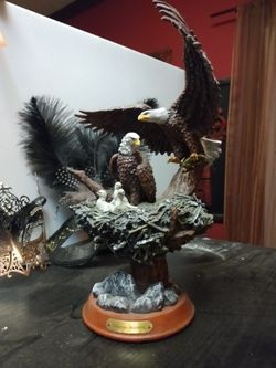  Eagle's Collectables Items.