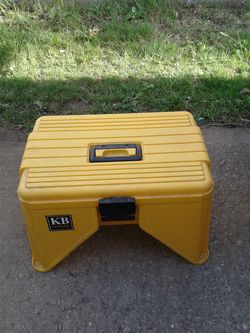 KB Home storage step stool