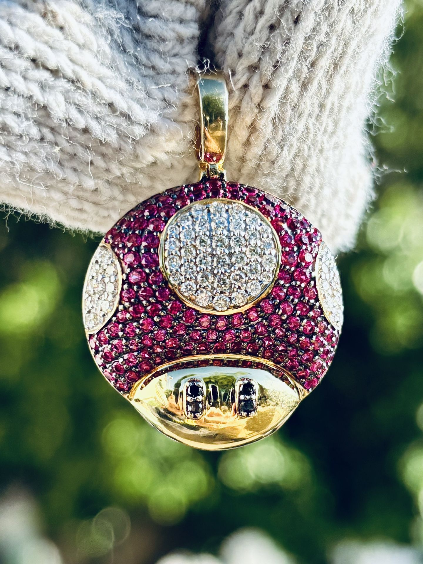 10K Gold Real Sapphire Diamond Mushroom Pendant 0.75 CT