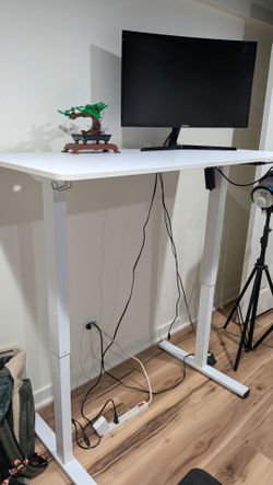 Standing desk