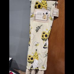 Bee  Throw  Blanket