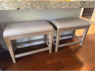 cream life nnen and wood stools