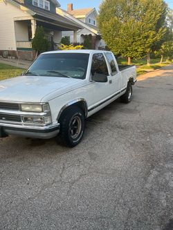 Chevy C/K Extended Cab Pickup Truck
