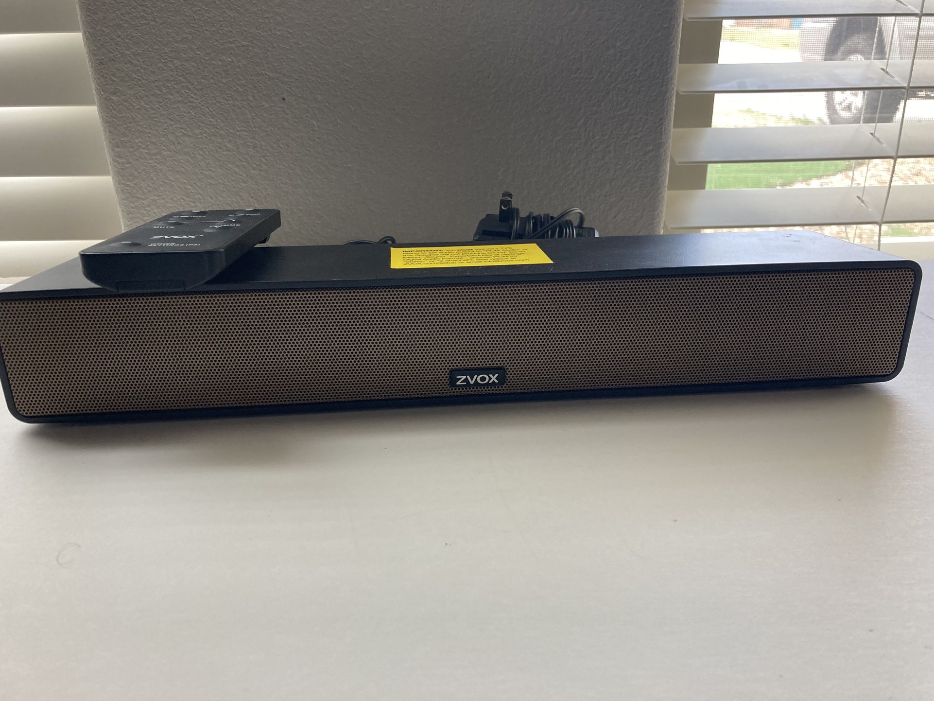 ZVOX AccuVoice Computer & TV Sound Bar, BLUETOOTH, AV120 with accessories