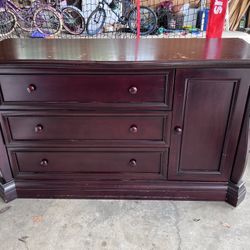 Kids Dresser / Changing Table 