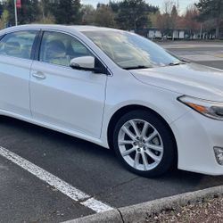 2013 Toyota Avalon Limited 