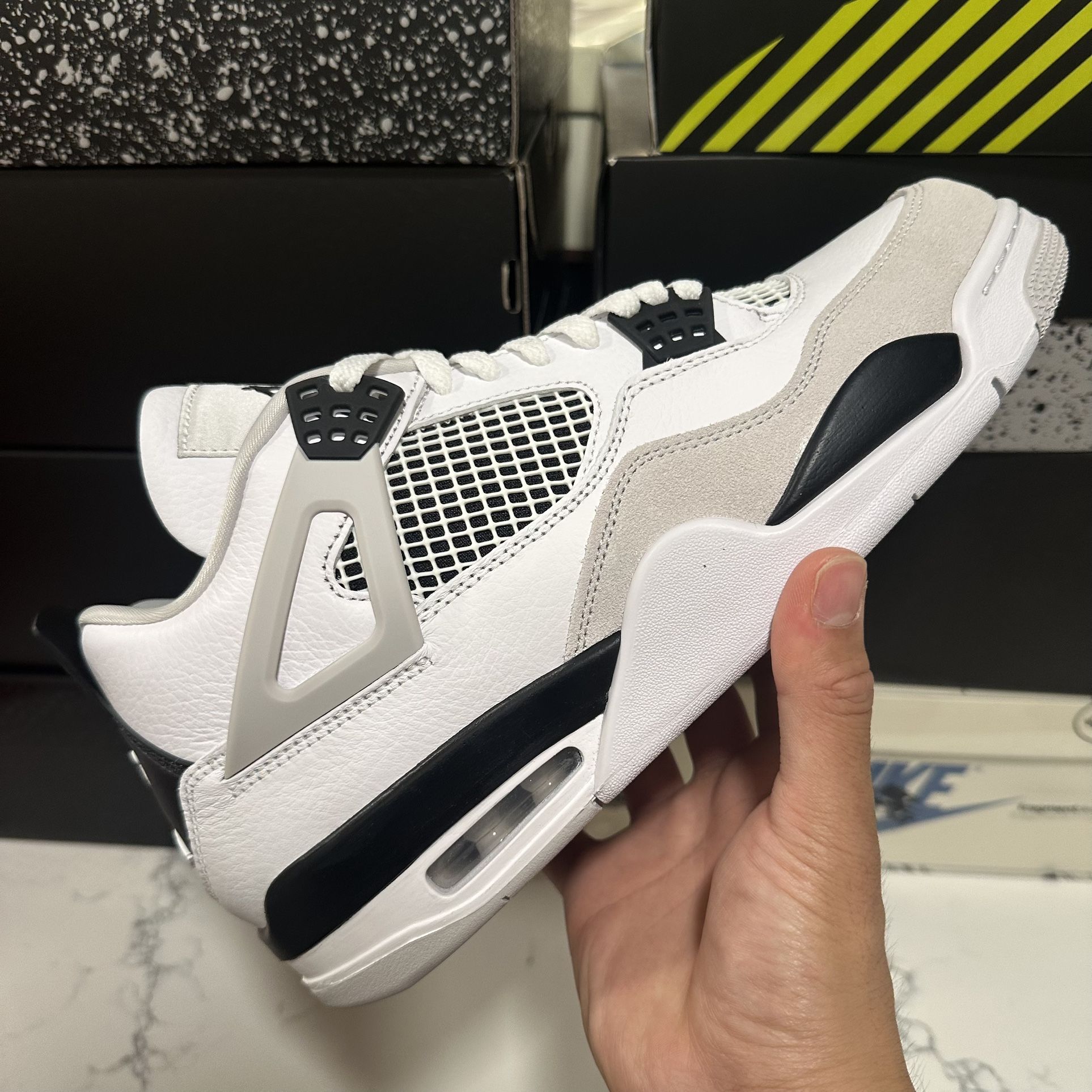 Jordan 4 Retro - Military Black (M10)