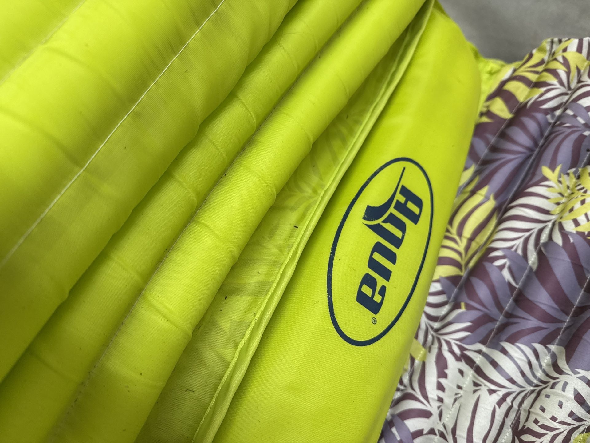 2 Aqua Roll-Up Padded Pool Floats – Tropical Print