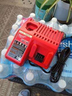Milwaukee M18 charger
