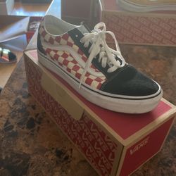 Checkerboard Black/red Vans 